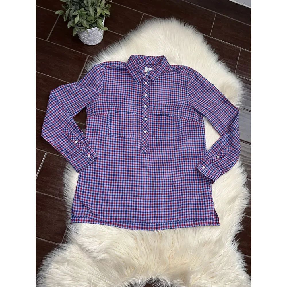 Gap Fitted boyfriend shirt Blue/red sz medium